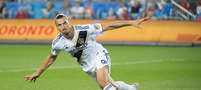 švédský fantom Zlatan Ibrahimovic slaví branku do sítě Toronta v utkání zámořské MLS