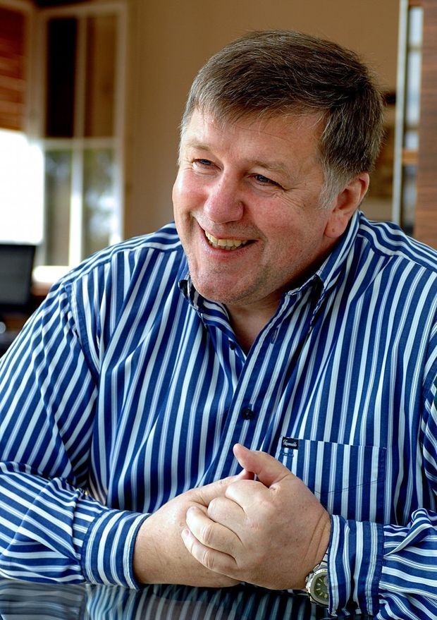 Jaroslav Vacek s úsměvem na rtech. Jaroslav Vacek s úsměvem na rtech.