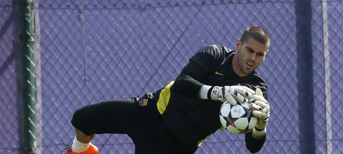 Víctor Valdés, Španělsko – Iker Casillas je sice v reprezentaci jednička, ale barcelonský gólman by mu na MS stoprocentně jistil záda. Kdyby se v březnu nezranil, dost možná by katalánský klub neskončil sezonu bez trofeje...