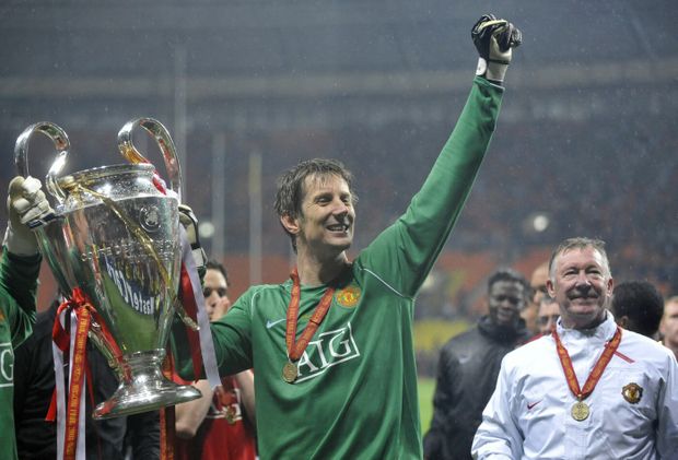 Edwin van der Sar v dresu Manchesteru United Edwin van der Sar v dresu Manchesteru United