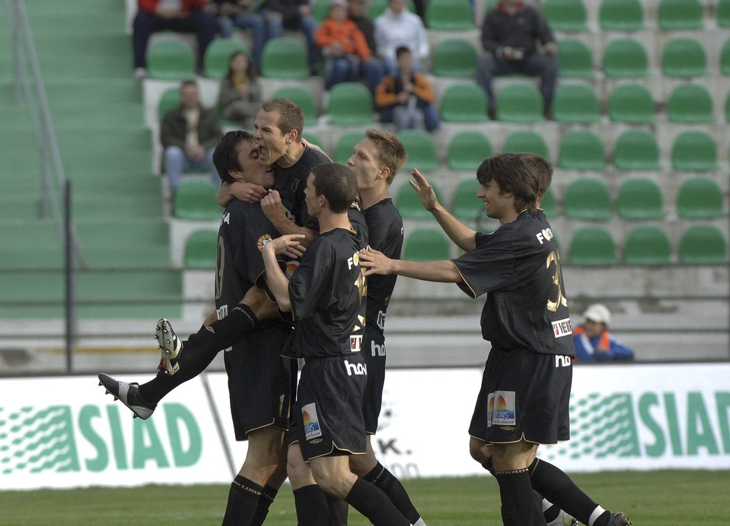 Záložník Augsburgu Jan Morávek, slávistický kapitán Milan Škoda i mladík David Bartek, ti všichni se sešli v týmu Bohemians