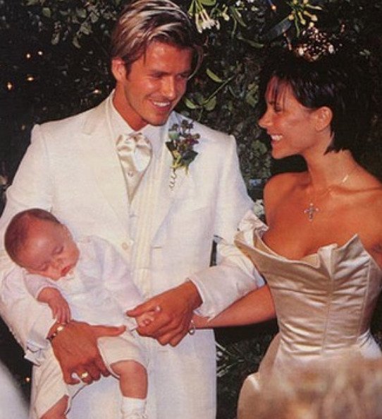 Svatba Davida s Victorií Beckhamových se odehrála 4. srpna 1999, čtyři měsíce po narození prvního potomka