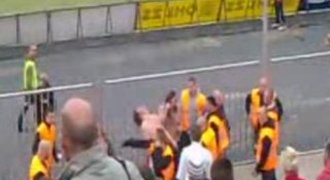 VIDEO: Brno v šoku. Pořadatelé zbili fanouška