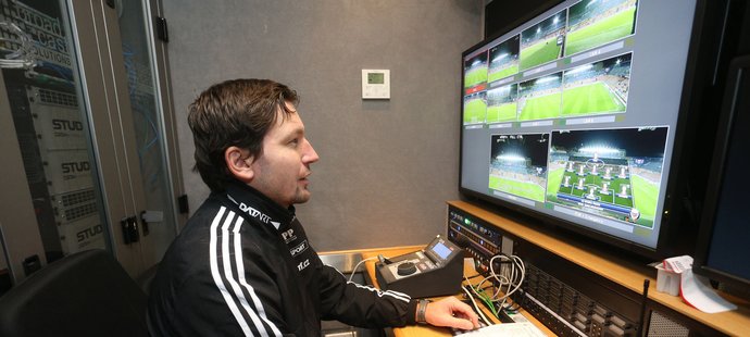 On-line test videorozhodčího před zápasem Sparty s Mladou Boleslaví