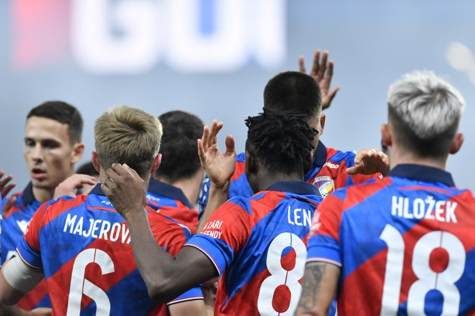 ONLINE: Plzeň - Fenerbahce. Druhý evropský test pro Hyského, naváže Viktoria na triumf v Římě? ONLINE: Plzeň - Fenerbahce. Druhý evropský test pro Hyského, naváže Viktoria na triumf v Římě?