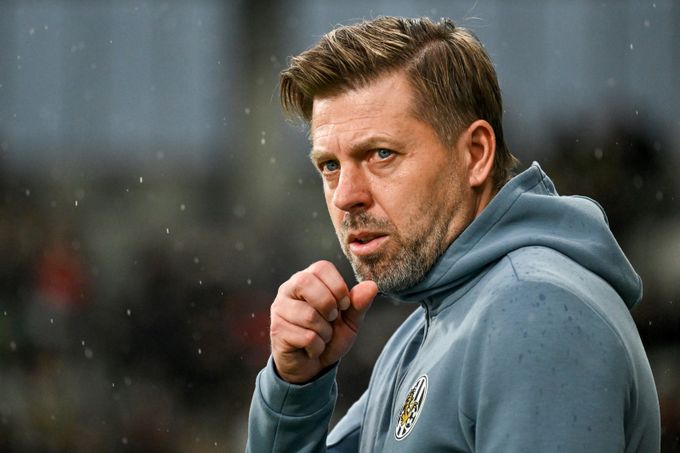 Všechno špatně. Hradec se proti Artisu soužil: Nejhorší výkon, bědoval Horejš Všechno špatně. Hradec se proti Artisu soužil: Nejhorší výkon, bědoval Horejš