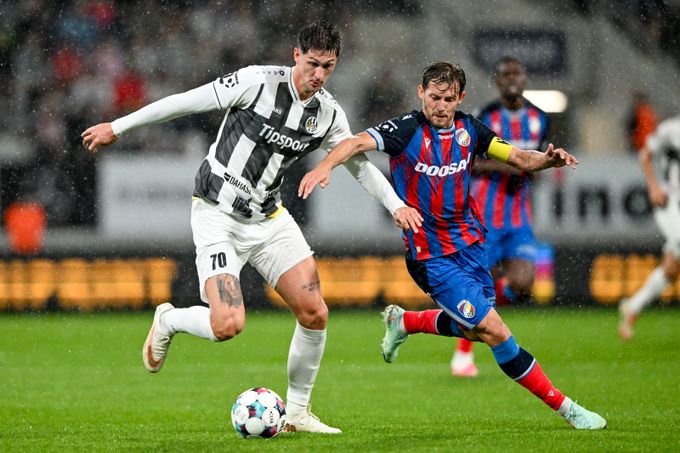 ONLINE: Hradec Králové - Plzeň 0:0. Mladý Slovák poprvé v základu Viktorie, hraje i Čvančara ONLINE: Hradec Králové - Plzeň 0:0. Mladý Slovák poprvé v základu Viktorie, hraje i Čvančara
