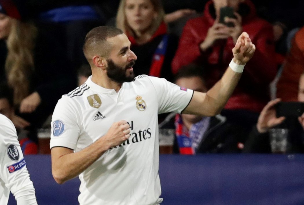 Karim Benzema slaví první gól do sítě Plzně