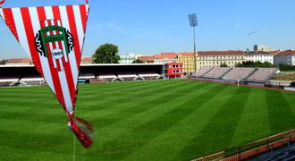 Žižkov chce odkoupit stadion. Radnice váhá, žádá garanci fotbalu