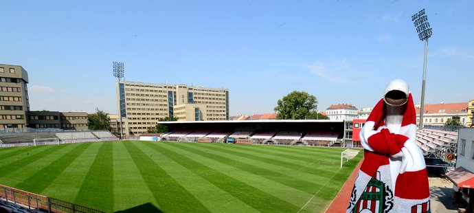 Viktorii Žižkov hrozí ztráta profesionální licence, pokud neopraví stadion