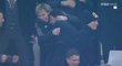 Pavel Nedvěd oslavuje postup Juventusu do čtvrtfinále Ligy mistrů