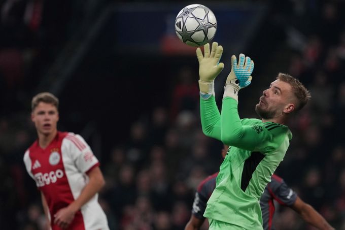 Jarošovi v Ajaxu skončila sezona. Vážně si poranil koleno, musí na operaci Jarošovi v Ajaxu skončila sezona. Vážně si poranil koleno, musí na operaci