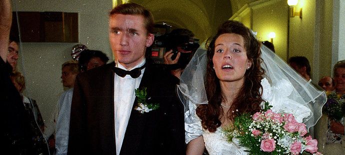 Vladimír Šmicer si na svatbu s Pavlínou Vízkovou odskočil přímo z mistrovství Evropy 1996