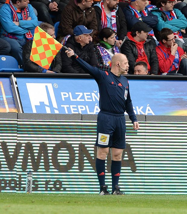 Pomezní rozhodčí Pavel Vlasjuk Pomezní rozhodčí Pavel Vlasjuk