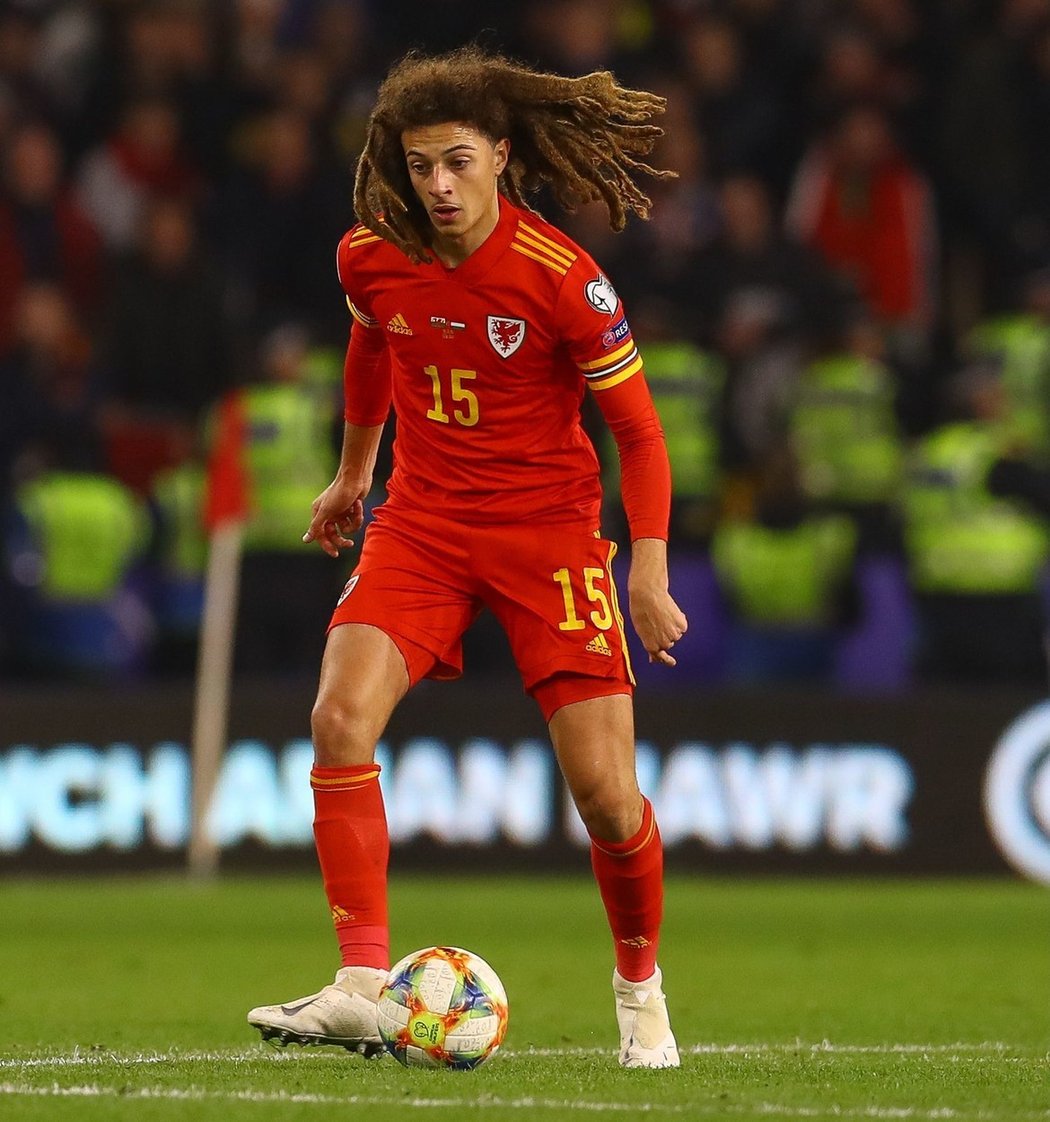 Ethan Ampadu nosil nezkrotné dredy, které ale už oholil