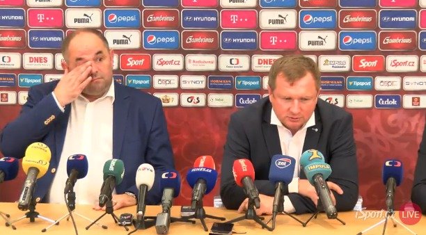 Miroslav Pelta a Pavel Vrba na tiskové konferenci