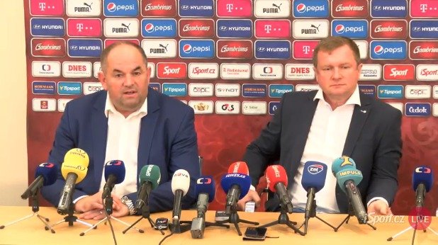 Miroslav Pelta a Pavel Vrba na tiskové konferenci