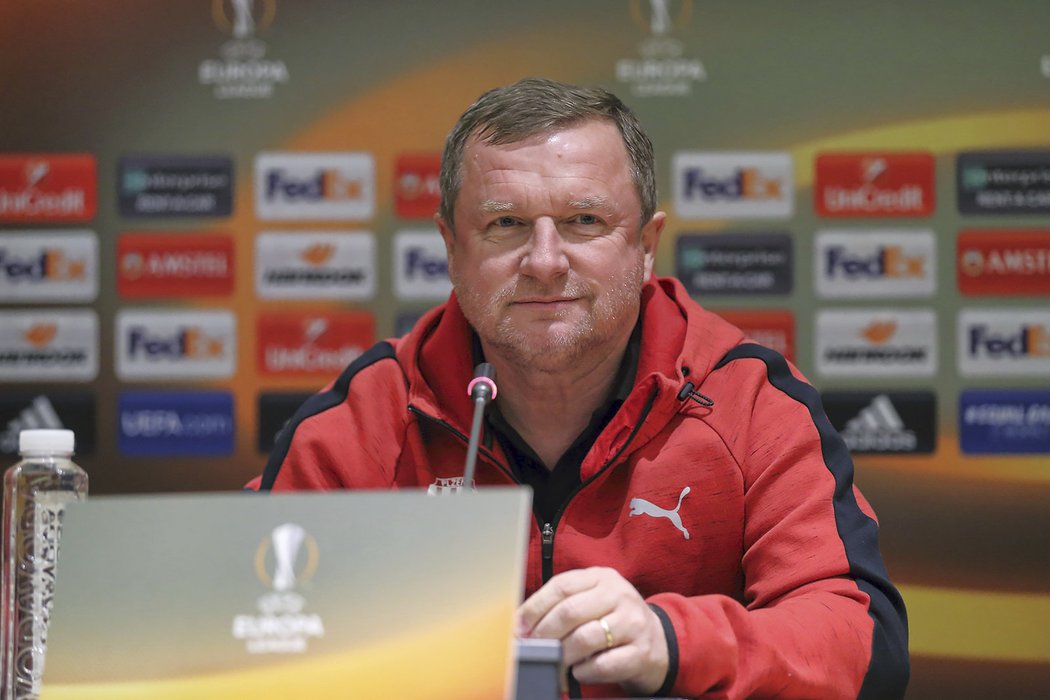 Plzeňský trenér Pavel Vrba na tiskové konferenci před utkáním s Partizanem Bělehrad