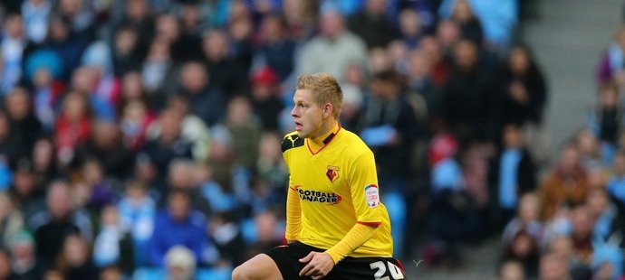 Matěj Vydra v utkání proti Manchesteru City. Mladý útočník chytl v Anglii životní formu, je nejlepším střelcem Watfordu. Na kontě už má dvacet gólů