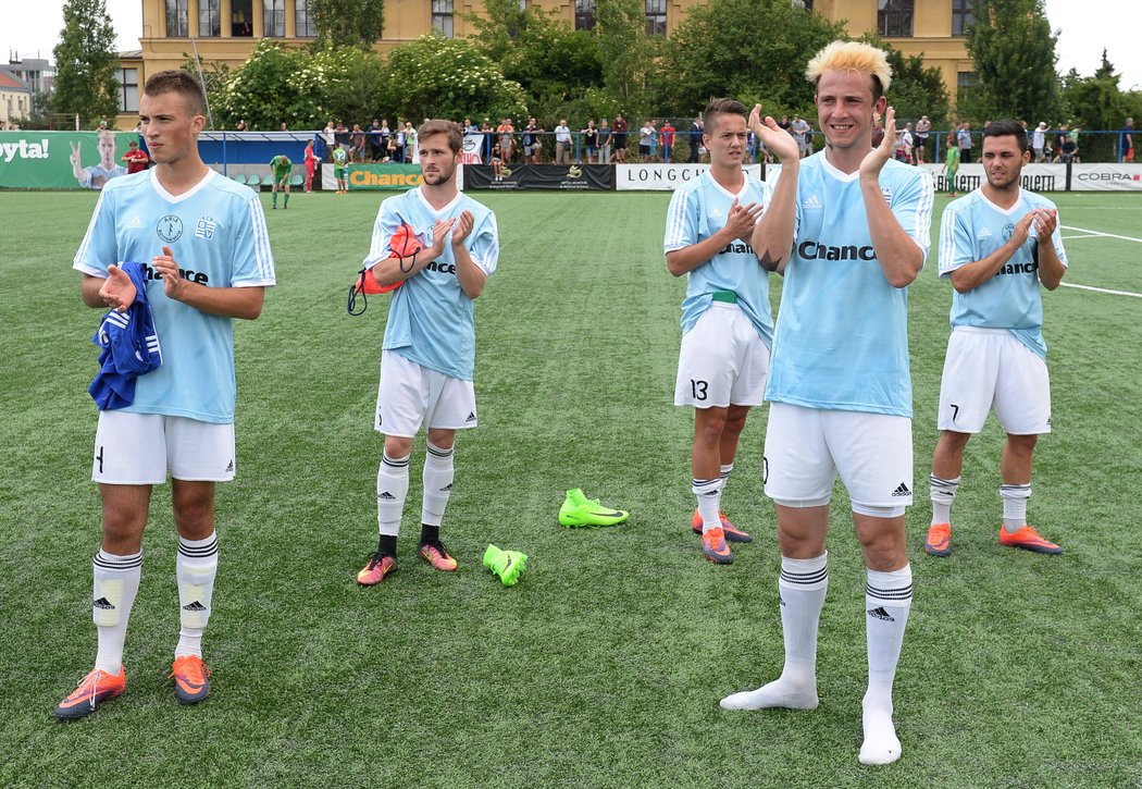 Hráči Vyšehradu a Lavický děkukjí fanouškům