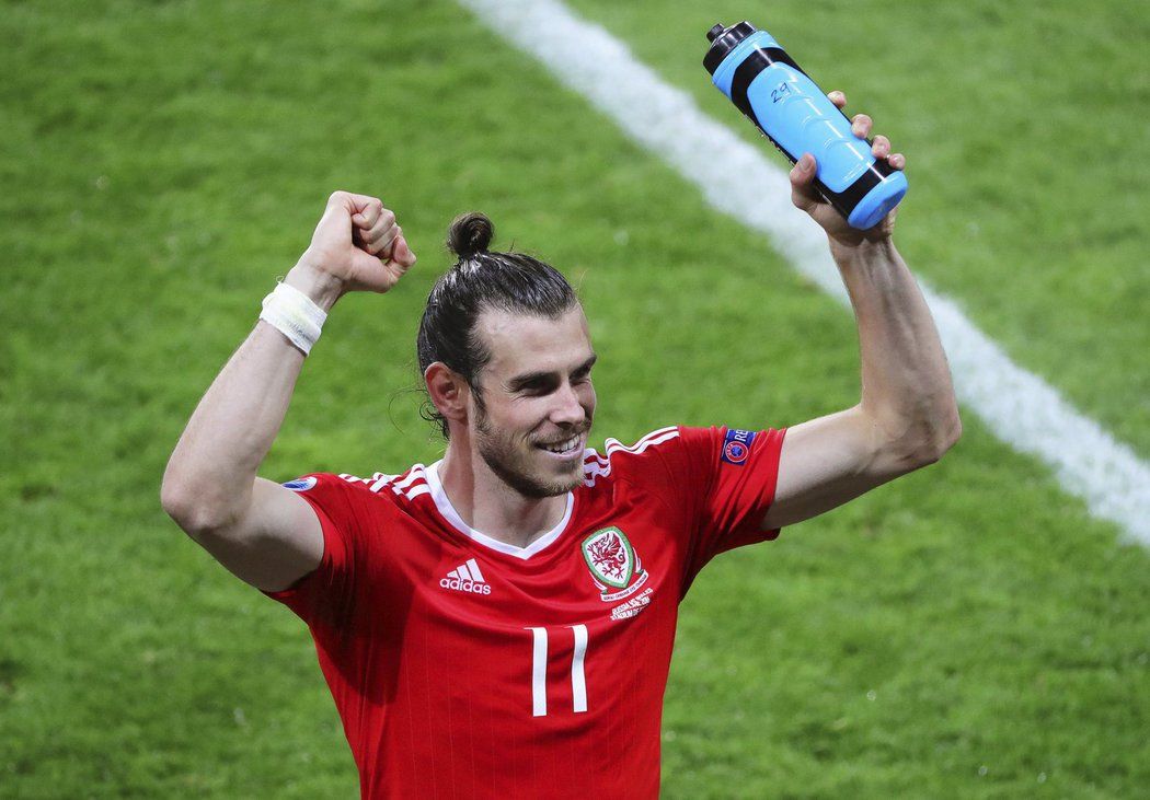 Hrdina Walesu. Gareth Bale pomohl k prvnímu místu ve skupině B třemi góly ve třech zápasech