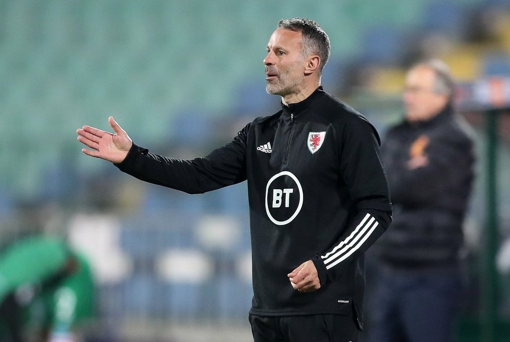 Ryan Giggs jako trenér reprezentace Walesu