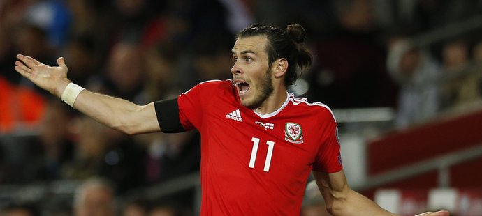 Gareth Bale se díví rozhodnutí rozhodčího