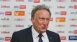 Bývalý kouč Neil Warnock, kterého jeho někdejší svěřenec obvinil z toho, že po něm chtěl peníze výměnou za místo v sestavě