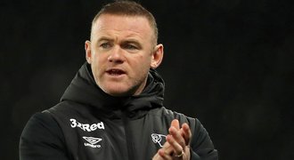 Rooney: študentík, hvězda Albionu i z boží vůle kouč. Vždy ukázal, co je zač