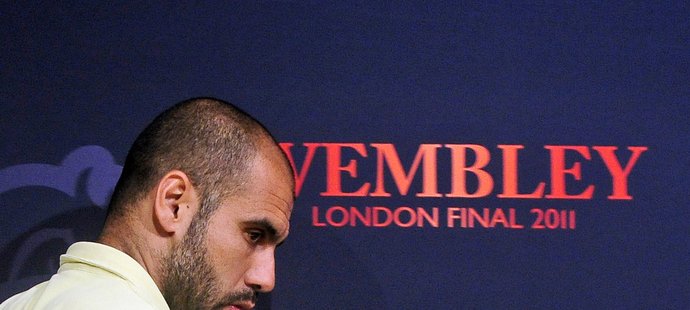Barcelonský kouč Guardiola na tiskové konferenci ve Wembley. Zvítězí jeho svěřenci?