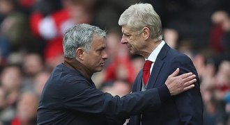 Zmizí z fotbalu 50 let staré pravidlo? Změnu chce Mourinho i Wenger