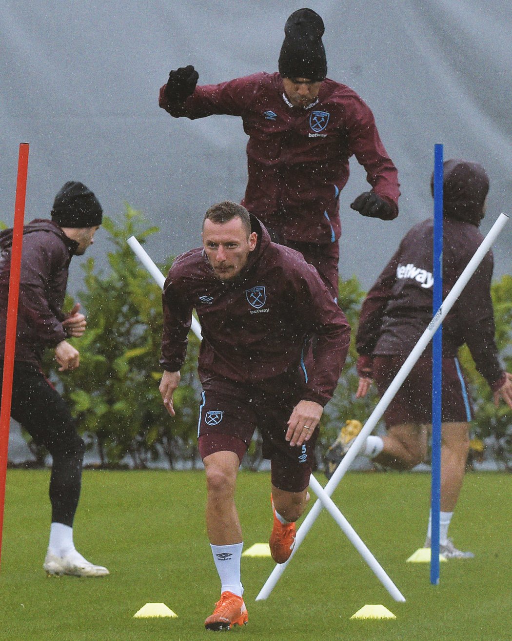 Tomáš Souček věří, že se jeho parťák z české reprezentace bez problémů adaptuje na Premier League a že díky své povaze snadno zapadne do kabiny londýnského mužstva.