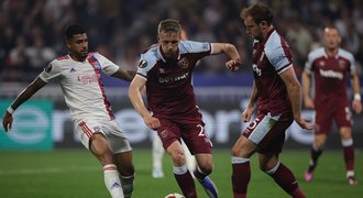 Evropská liga: West Ham s Čechy jde do semifinále, Barcelona doma selhala