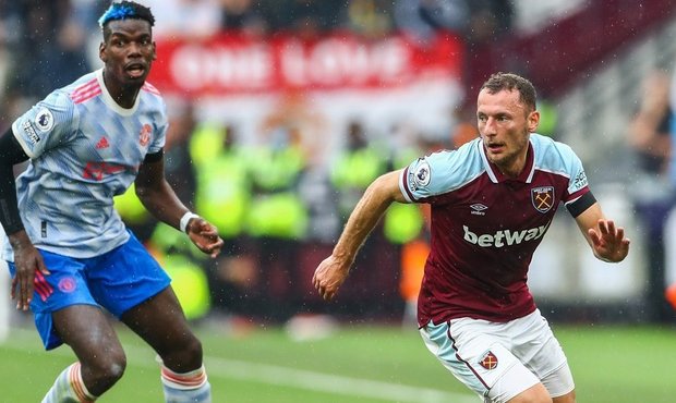 Coufal věří v konec čekání a výhru na Old Trafford. Kouč řeší Součkův stav