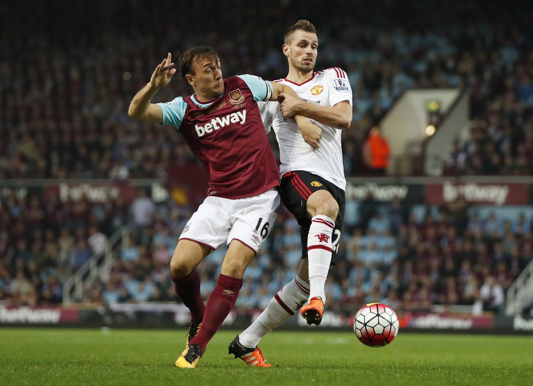 West Ham hostil v ostře sledovaném utkání Manchester United