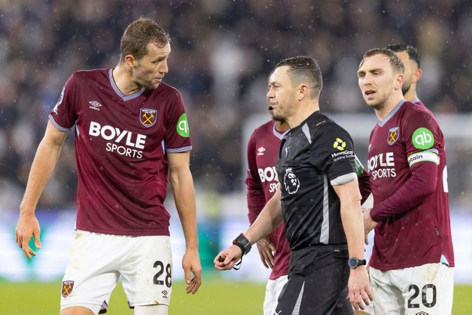 Deset zápasů bez výhry, Součka naštval rozhodčí: To je vtip! West Ham u dna Deset zápasů bez výhry, Součka naštval rozhodčí: To je vtip! West Ham u dna
