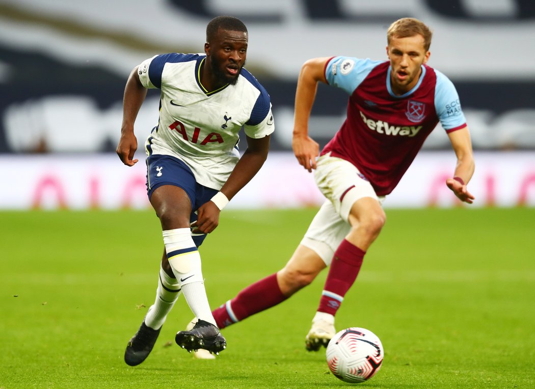 Tomáš Souček většinu zápasu úspěšně hlídal ofenzivní hvězdy Tottenhamu