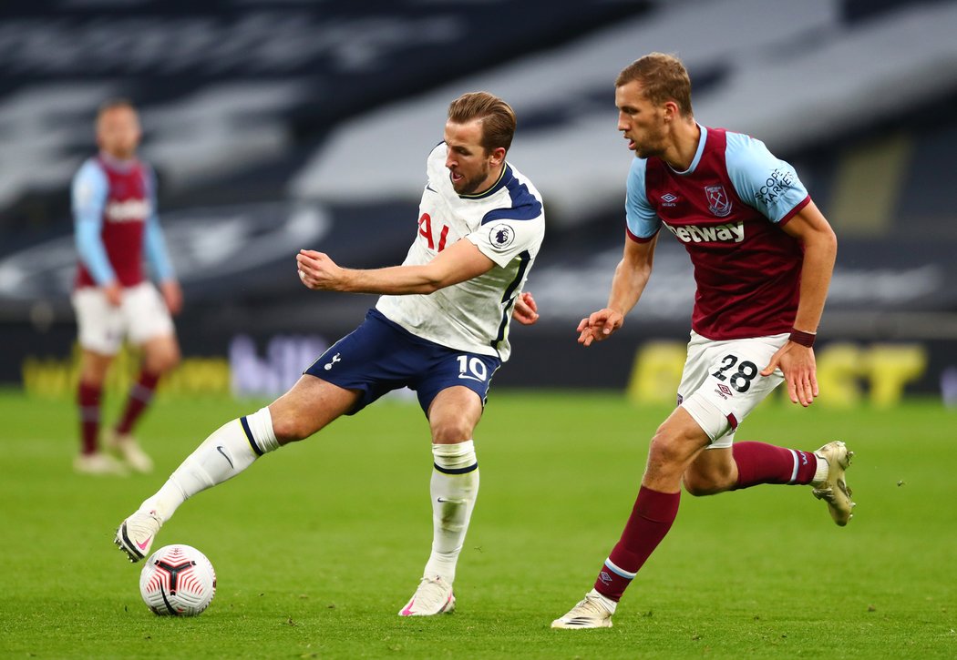 Tomáš Souček většinu zápasu úspěšně hlídal ofenzivní hvězdy Tottenhamu