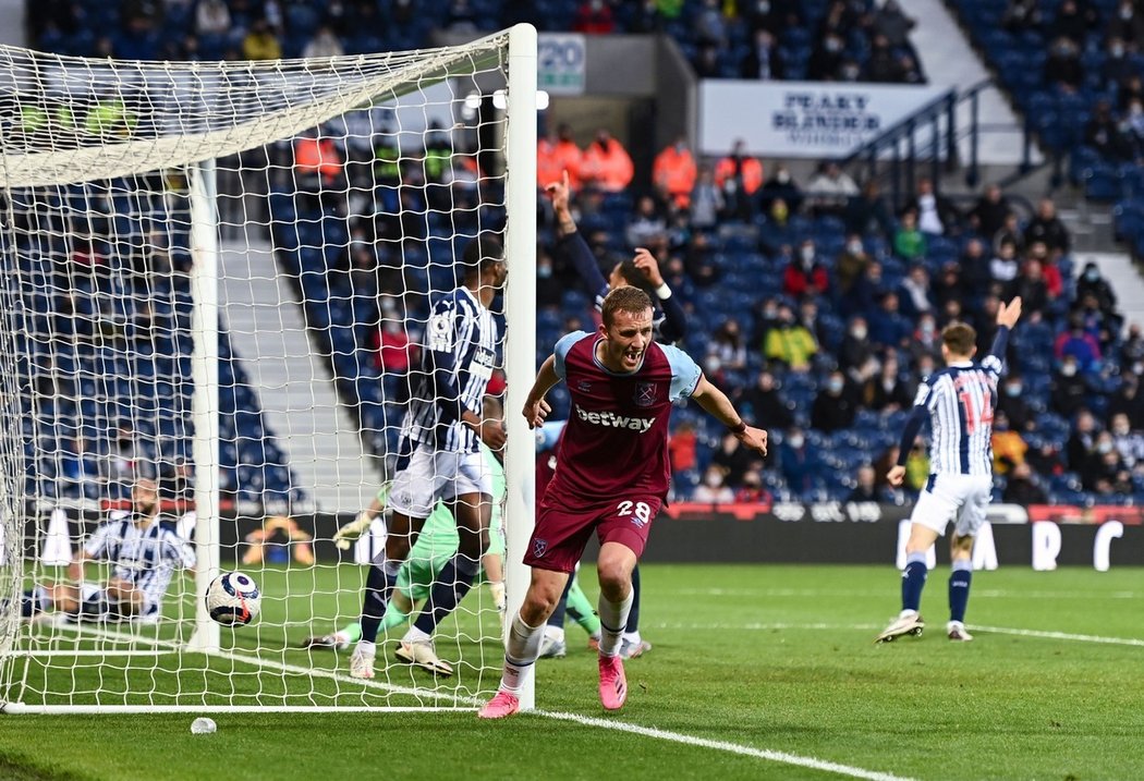 Tomáš Souček se trefil proti West Bromwichi a stal se prvním českým hráčem, který v jedné sezoně Premier League dal alespoň 10 gólů