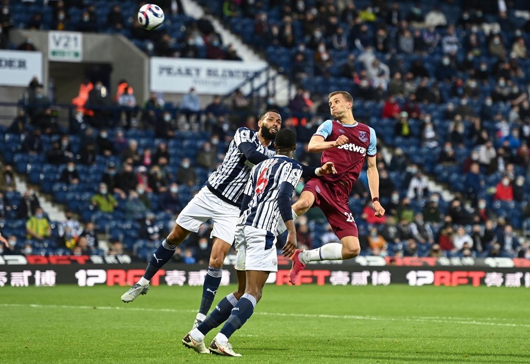 Tomáš Souček se trefil proti West Bromwichi a stal se prvním českým hráčem, který v jedné sezoně Premier League dal alespoň 10 gólů