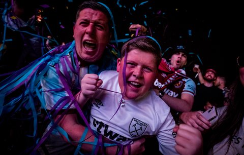 Fanoušci West Hamu budou slavit ještě dlouho