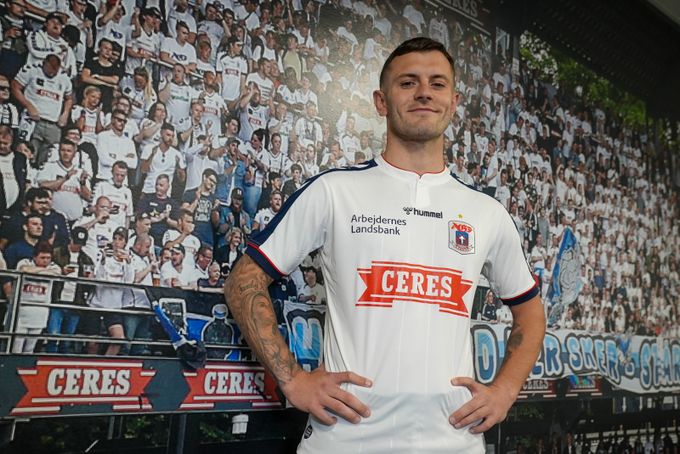 Bývalá hvězda Arsenalu konečně má angažmá. Bude hrát dánskou ligu Bývalá hvězda Arsenalu konečně má angažmá. Bude hrát dánskou ligu
