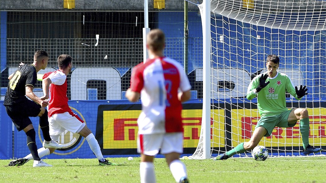 Seabastiano Esposito prostřelil náhradního brankáře Surovčíka a otevřel skóre