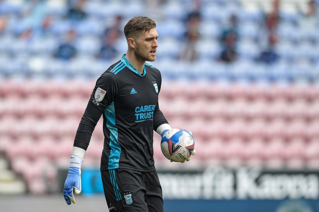 Český brankář Tomáš Holý v dresu Ipswich Town