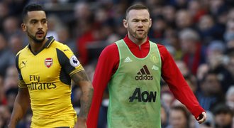 Rooney zpomalil a Mourinho střelce posadil. Ikona United nekrolog odmítá