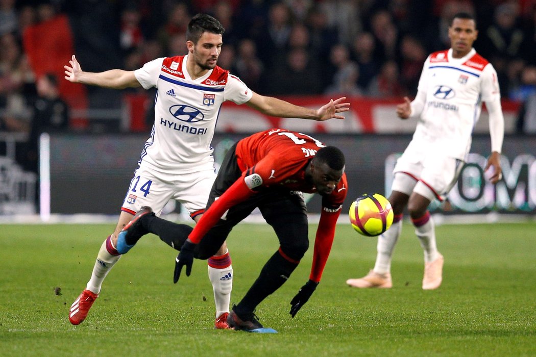 Fotbalisté Lyonu zvítězili na hřišti Rennes 1:0