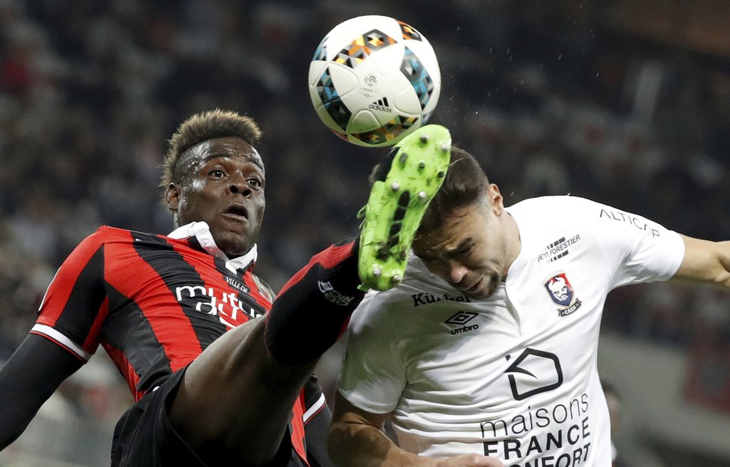 Mario Balotelli proti Caen skóroval, ale Nice pouze remizovalo 2:2