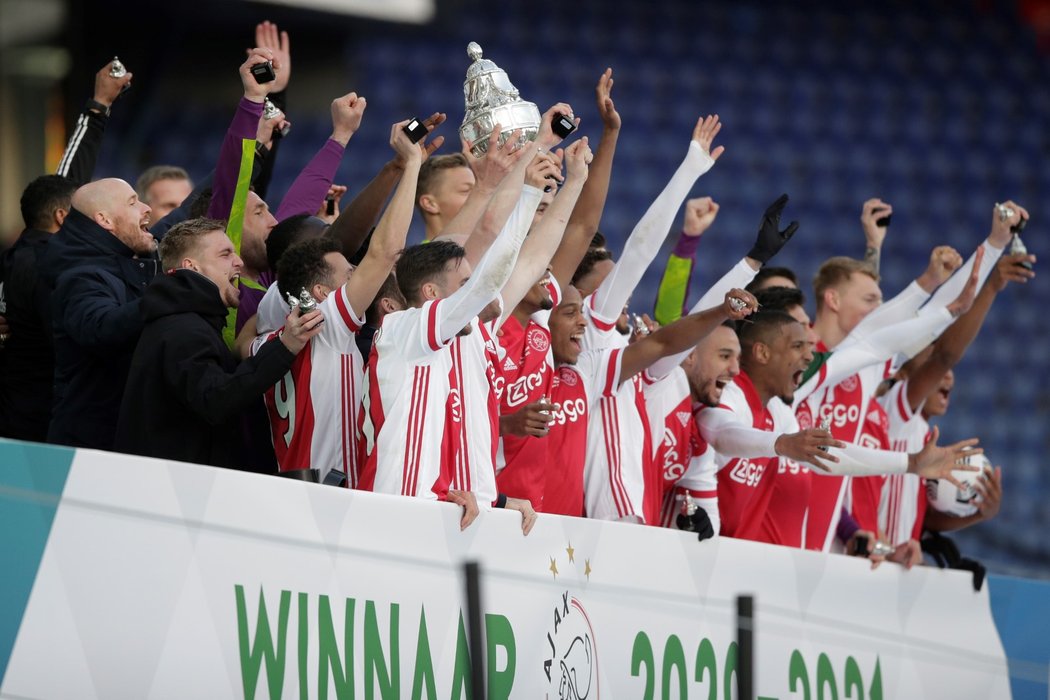 Kromě vítězství v lize ovládnul Ajax i domácí pohár