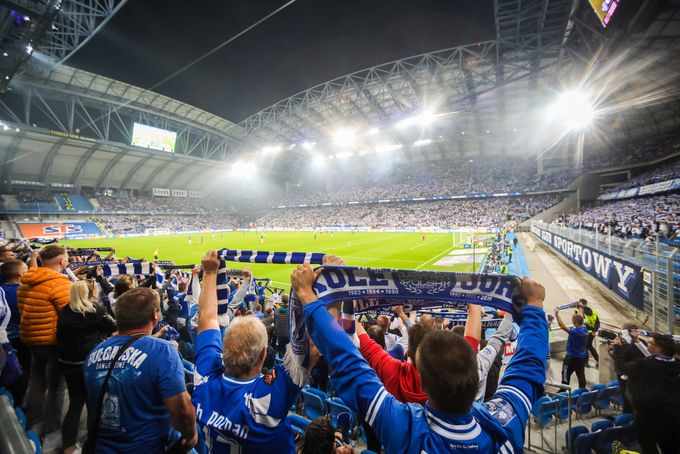 Přes 40 tisíc diváků, Lech chystá velkolepou oslavu. Překazí ji Češi? Přes 40 tisíc diváků, Lech chystá velkolepou oslavu. Překazí ji Češi?