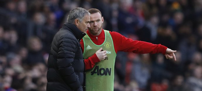 Rooney musí bojovat o důvěru trenéra Mourinha, ten dává přednost rychlejším